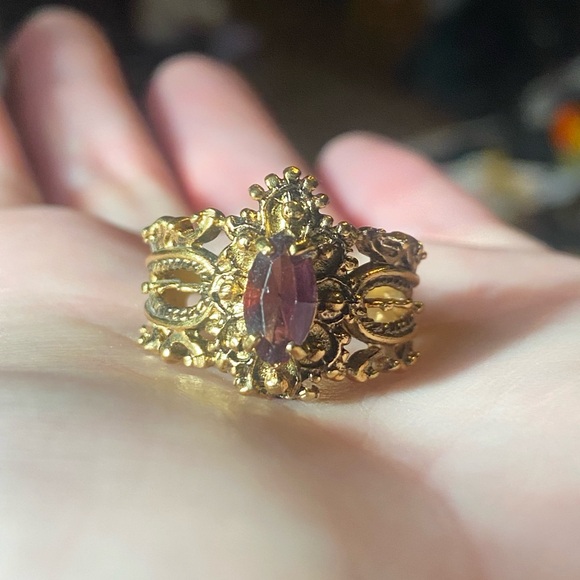 Gold Filigree Ring with Purple Marquise Stone - Picture 15 of 16